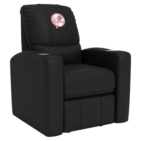 Dreamseat Stealth Recliner with New York Yankees Secondary Logo XZ52082CDSMHTBLK-PSMLB21082
